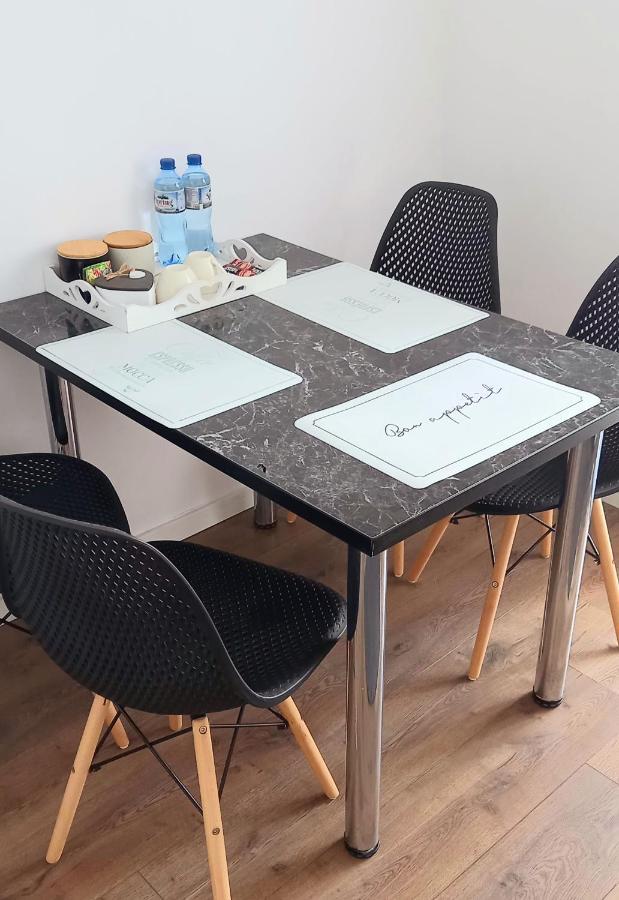 33 Coquette Apartment Baia Mare Bagian luar foto
