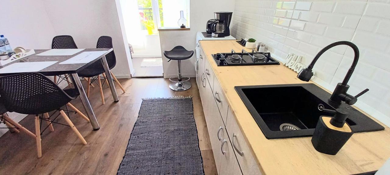 33 Coquette Apartment Baia Mare Bagian luar foto